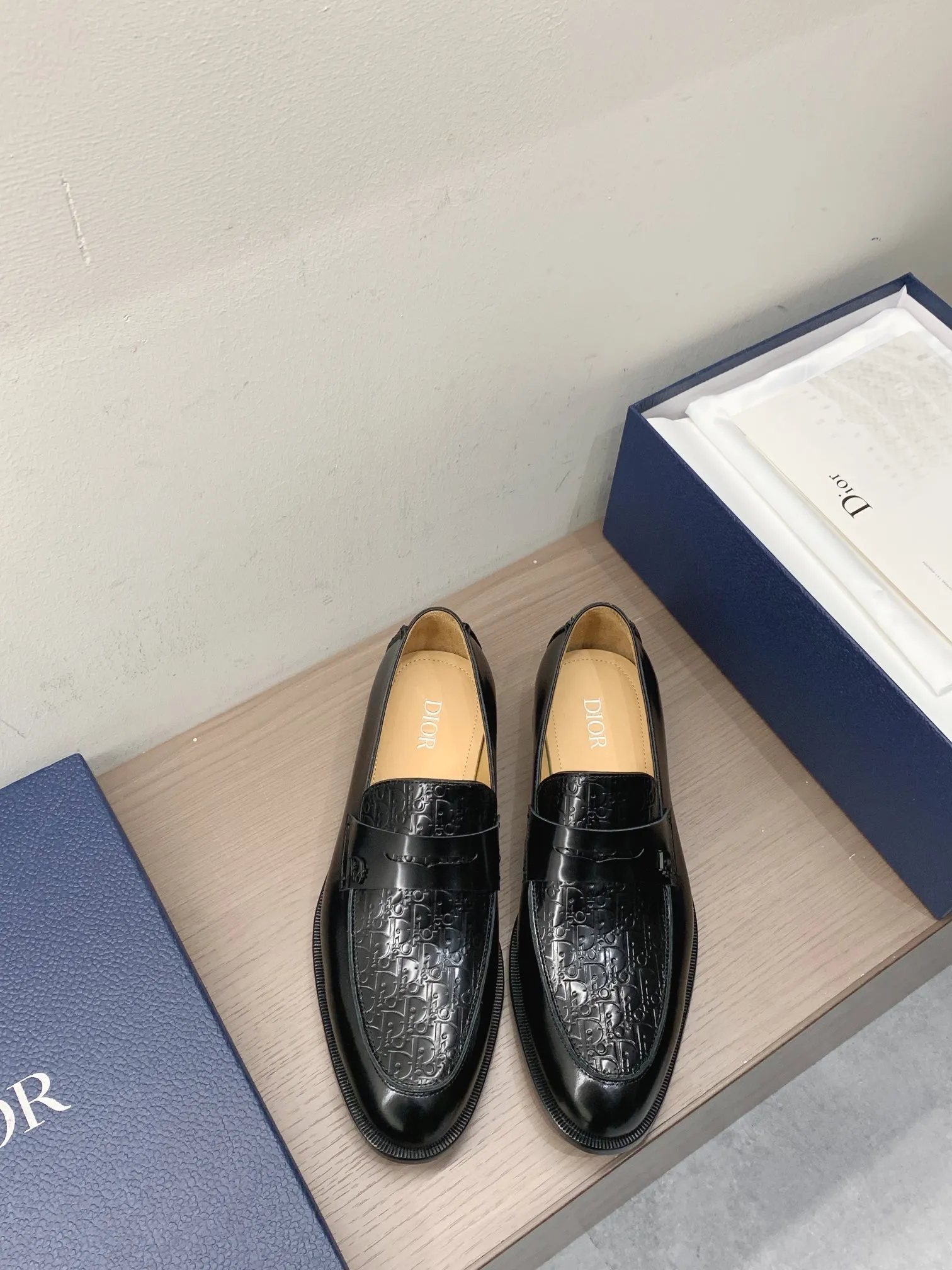 940💰 Dior high-end men's boutique casual leather shoes, imported cowhide upper, water-dyed cowhide lining, imported genuine leather outsole, perfect details, standard code 39-44 (38.45.46 customized, non-returnable and non-exchangeable),